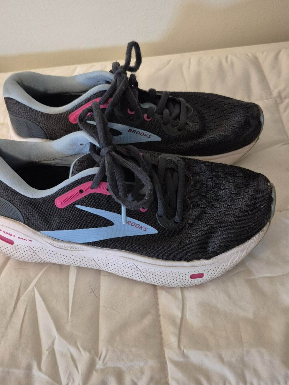 Brooks Ghost Max Women's Size 6.5 Med B Cushioning Running Shoes Blue Pink